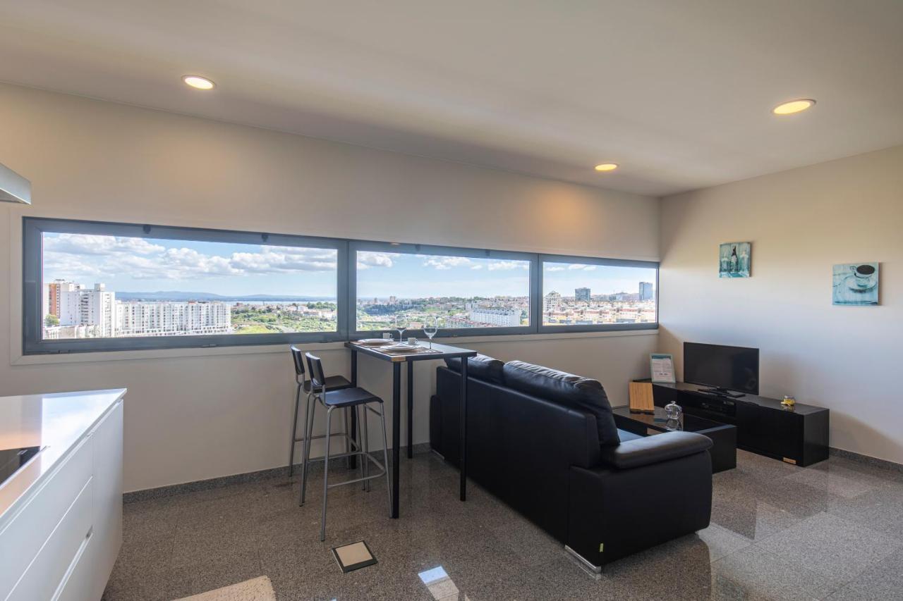 Lovelystay - Trendy 1Bdr Apartment W/ River View Лісабон Екстер'єр фото